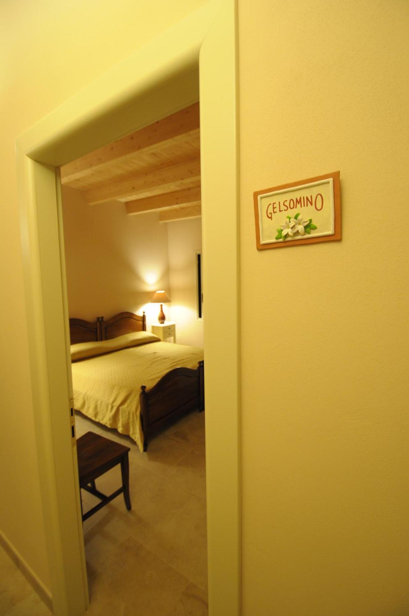 Tenuta Monaci La Murra Carmiano  Rum bild