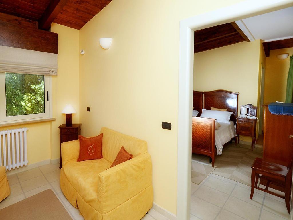 Tenuta Monaci La Murra Carmiano  Rum bild